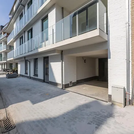 Corner On The Ground Floor 米德尔克尔克